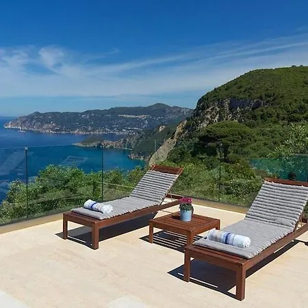 Clifftop Vilă Giannádes